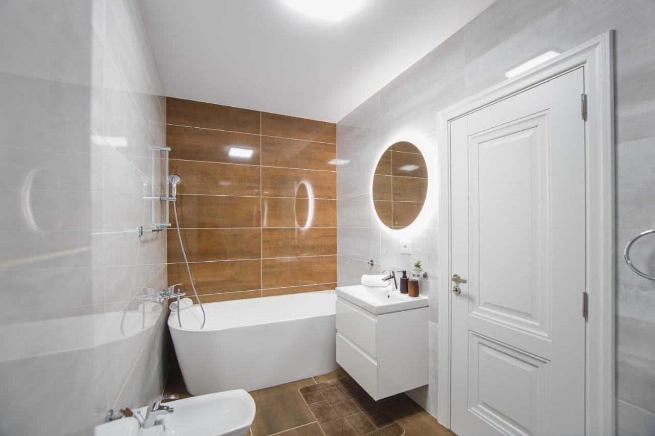 Charming Family Haven Apartamento Oradea Exterior foto