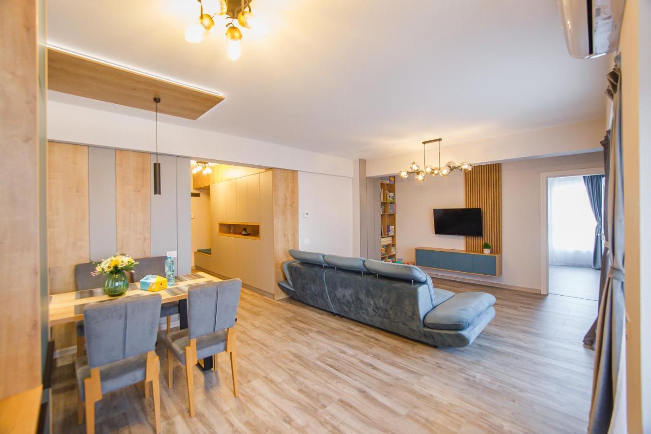 Charming Family Haven Apartamento Oradea Exterior foto