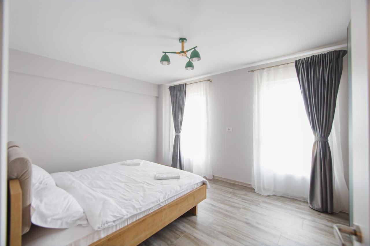 Charming Family Haven Apartamento Oradea Exterior foto